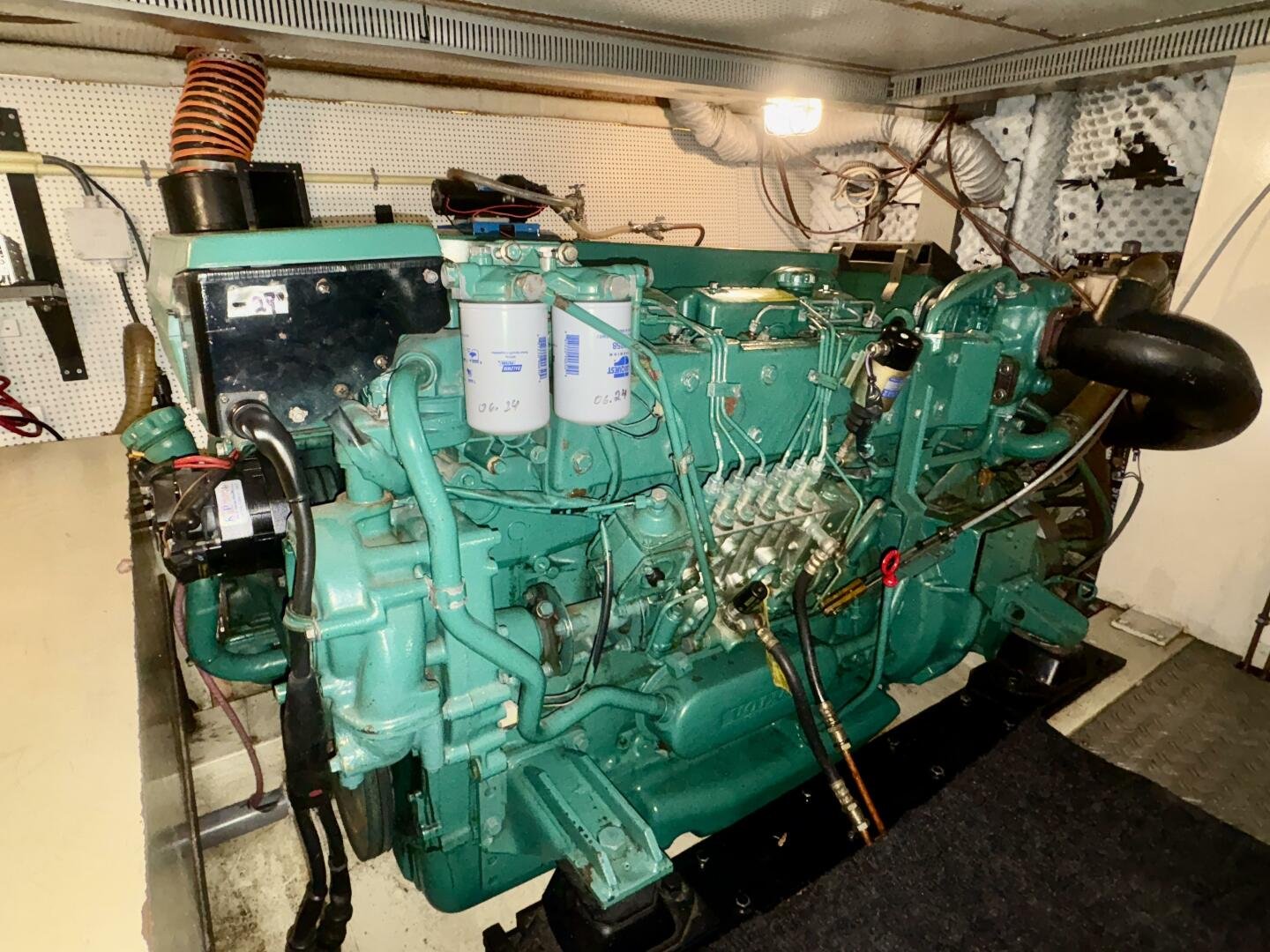 1990 Neptunus 145 Aft Cabin