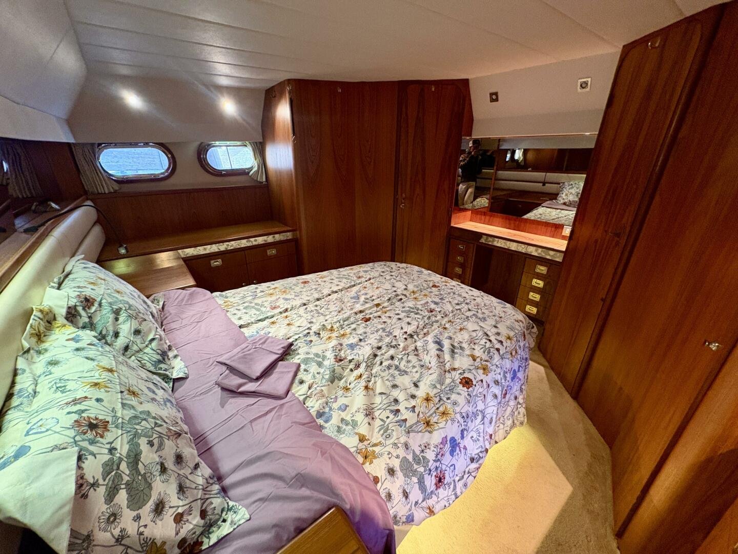 1990 Neptunus 145 Aft Cabin