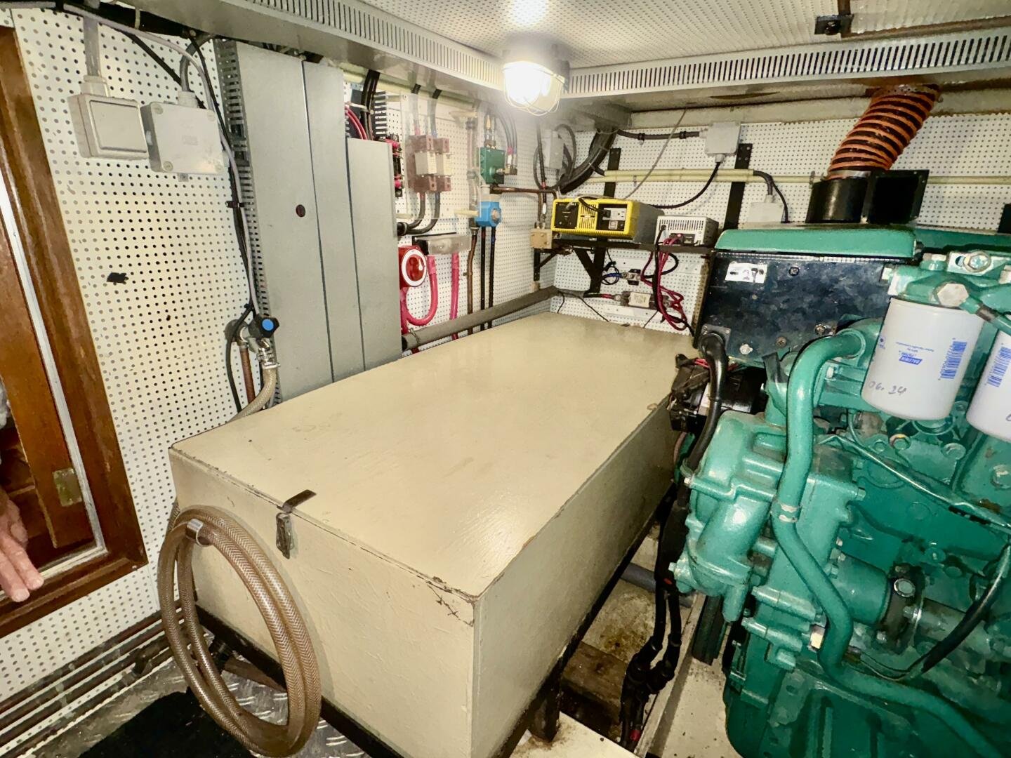 1990 Neptunus 145 Aft Cabin