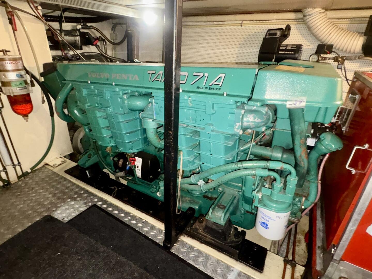 1990 Neptunus 145 Aft Cabin