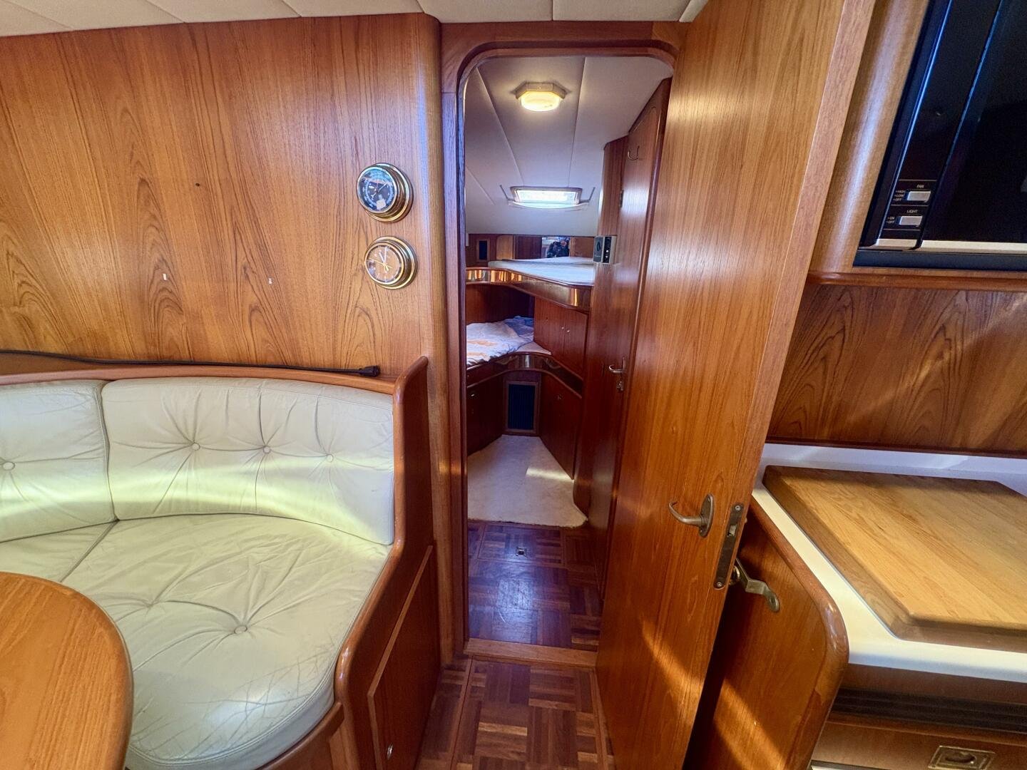 1990 Neptunus 145 Aft Cabin
