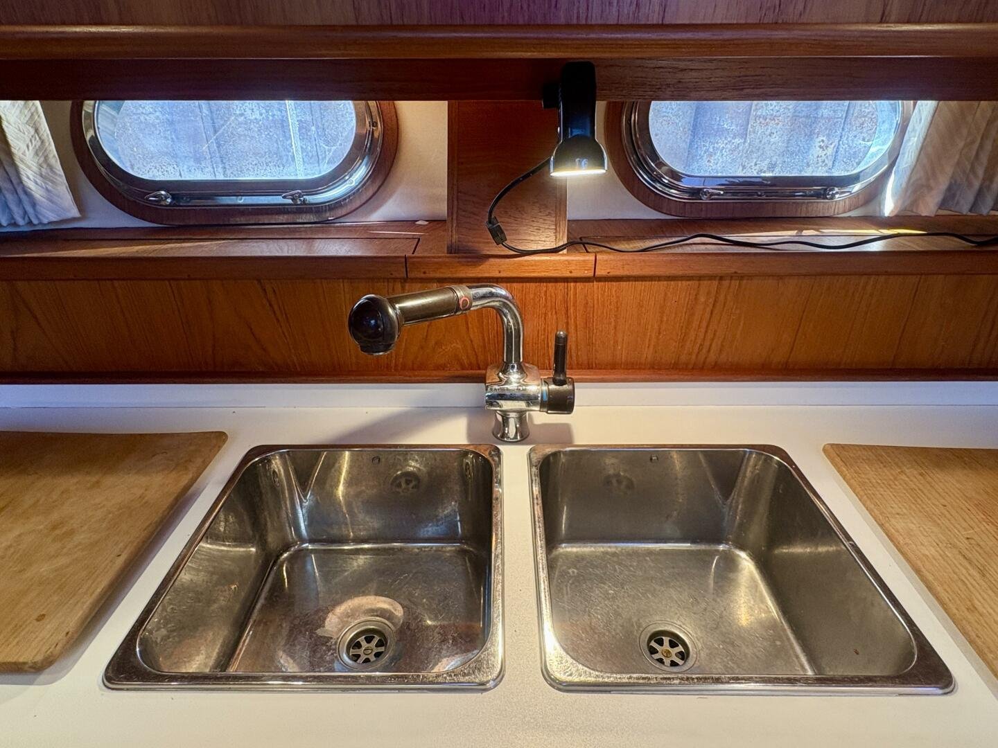 1990 Neptunus 145 Aft Cabin