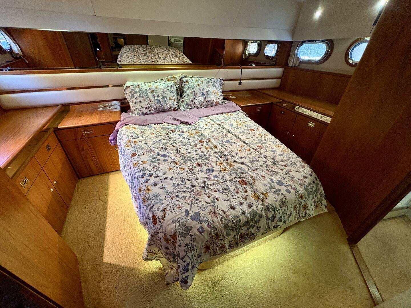 1990 Neptunus 145 Aft Cabin