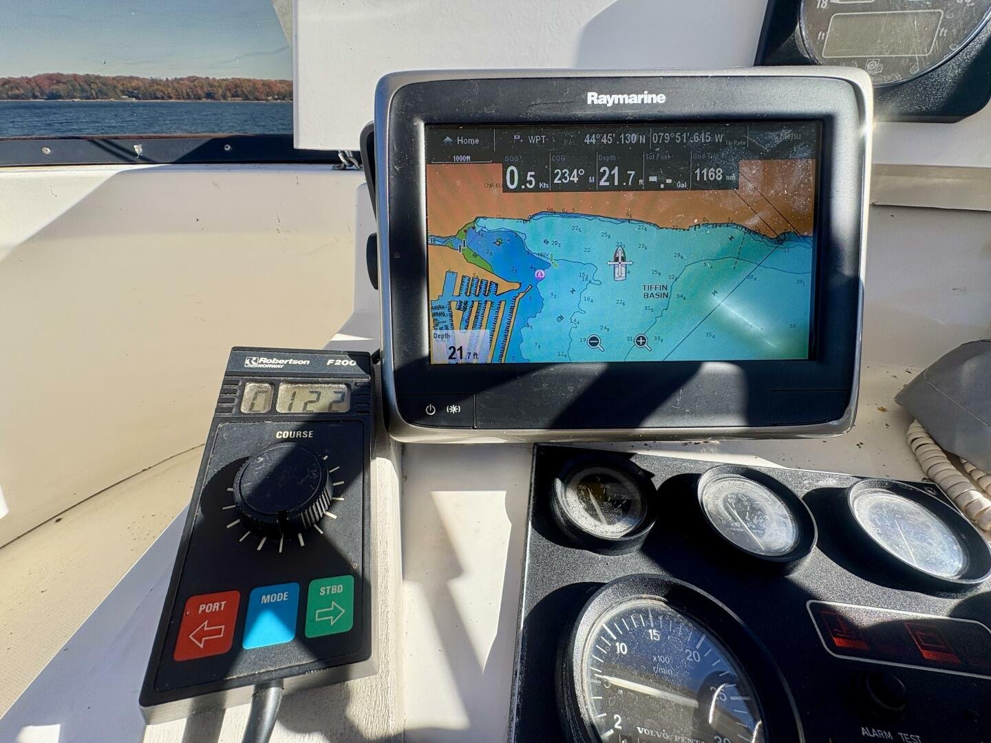 1990 Neptunus 145 Aft Cabin