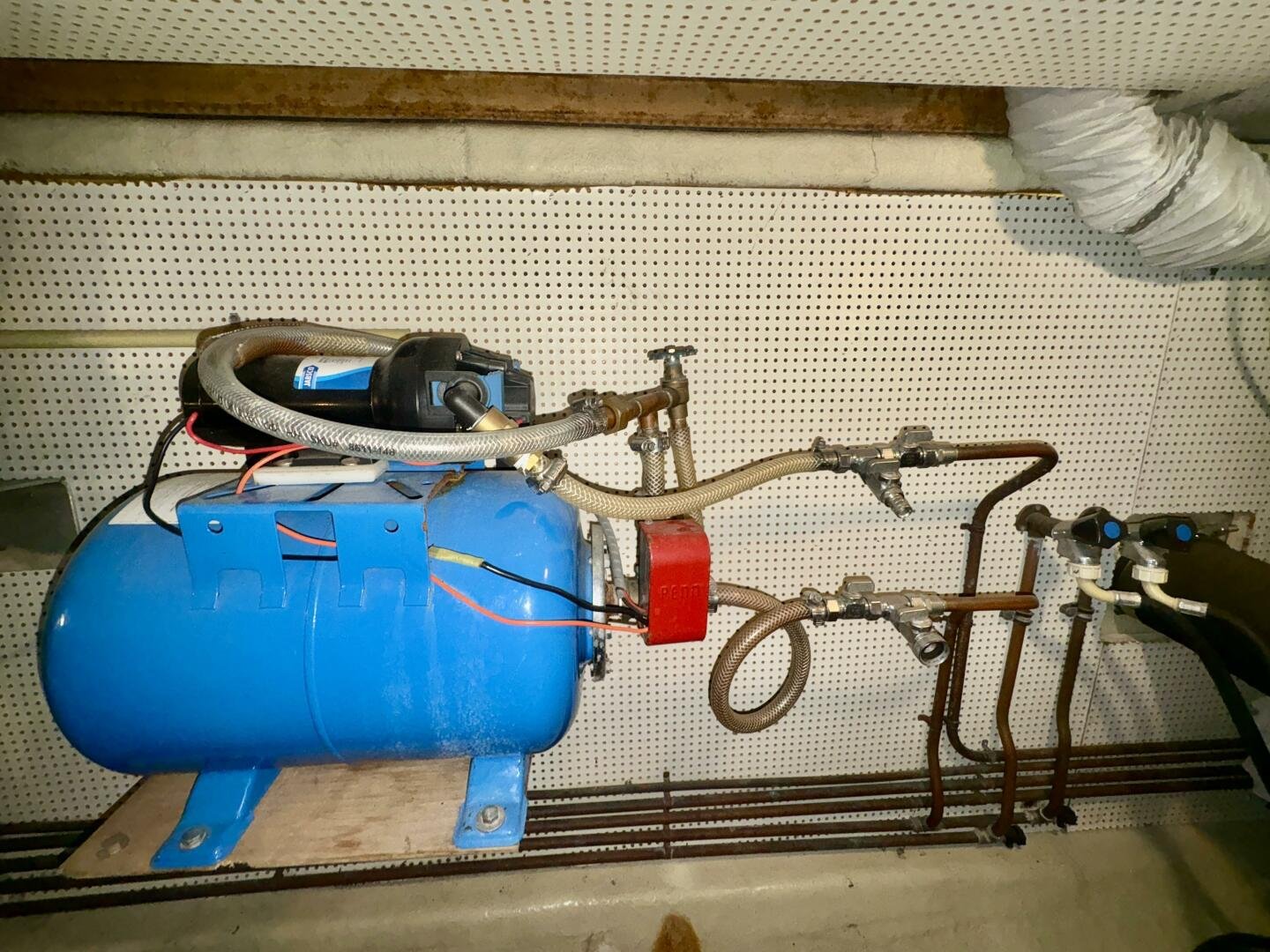 1990 Neptunus 145 Aft Cabin