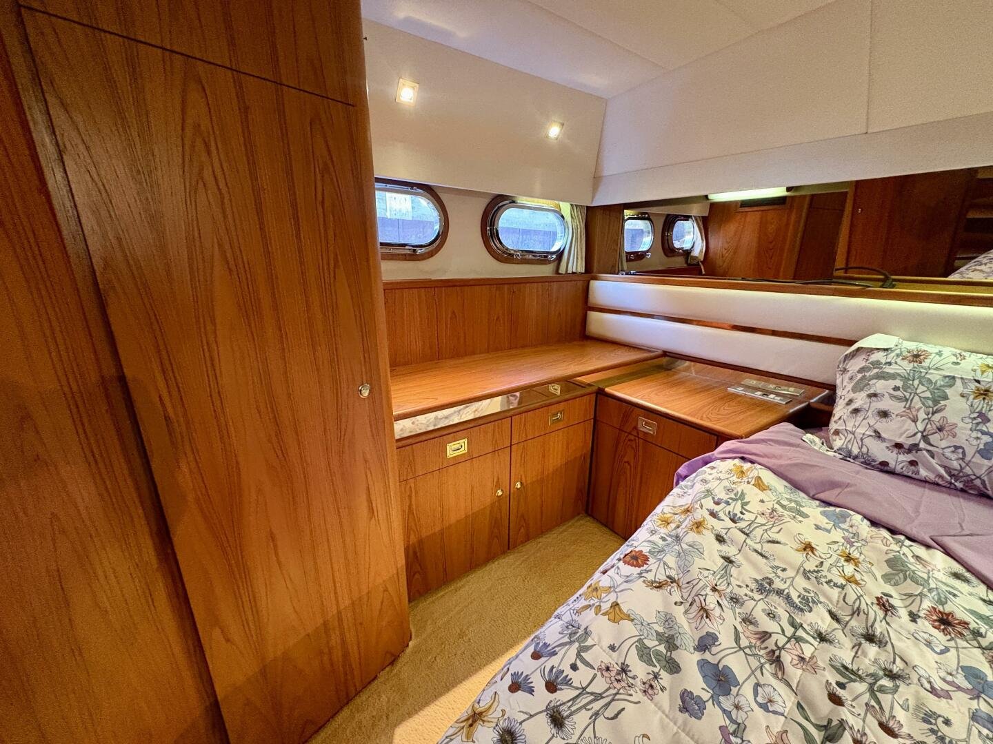 1990 Neptunus 145 Aft Cabin