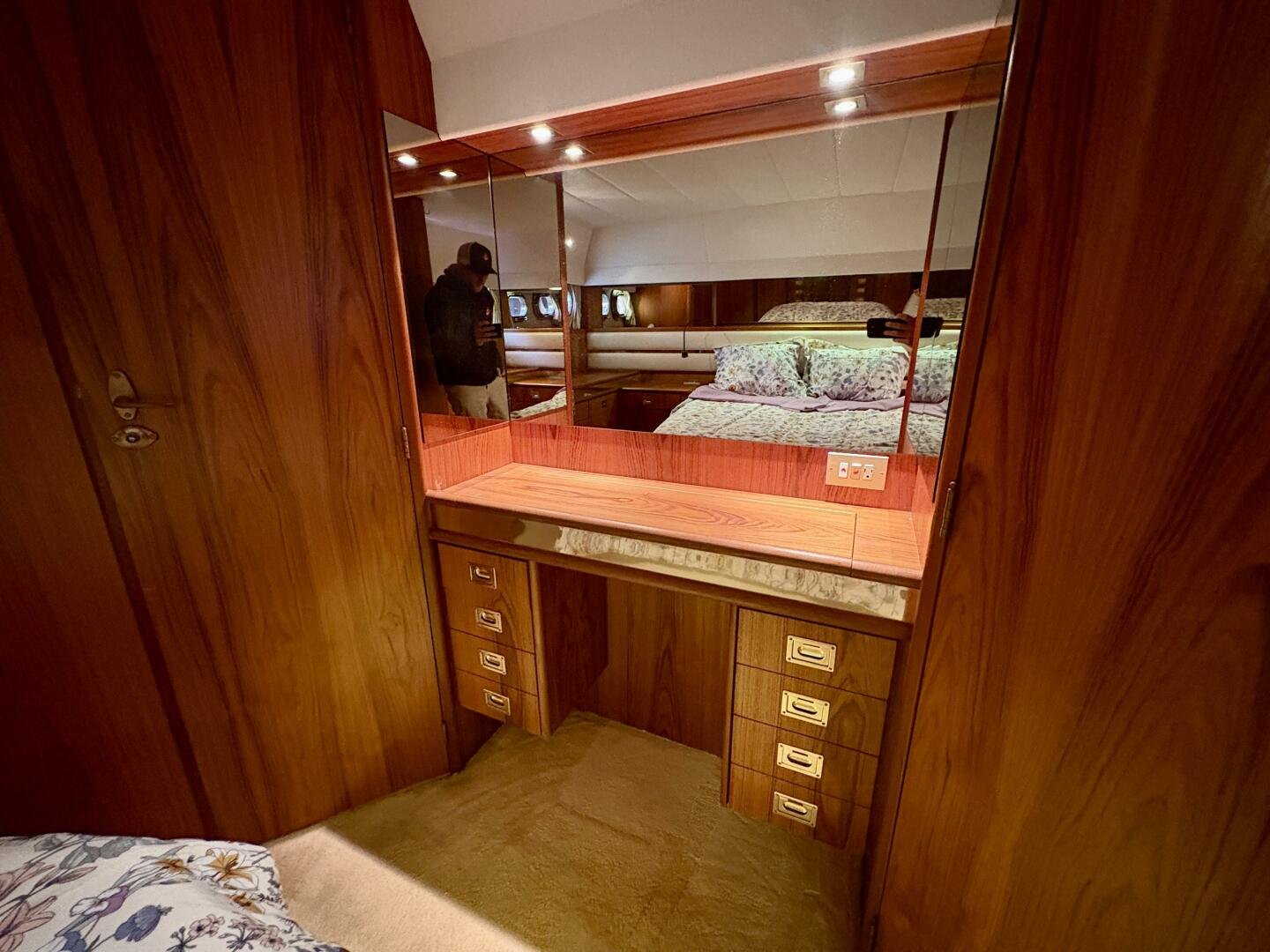 1990 Neptunus 145 Aft Cabin