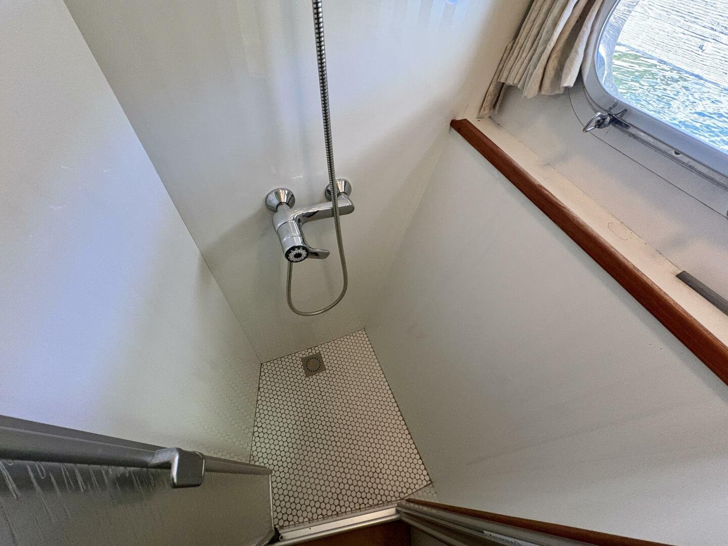 1990 Neptunus 145 Aft Cabin