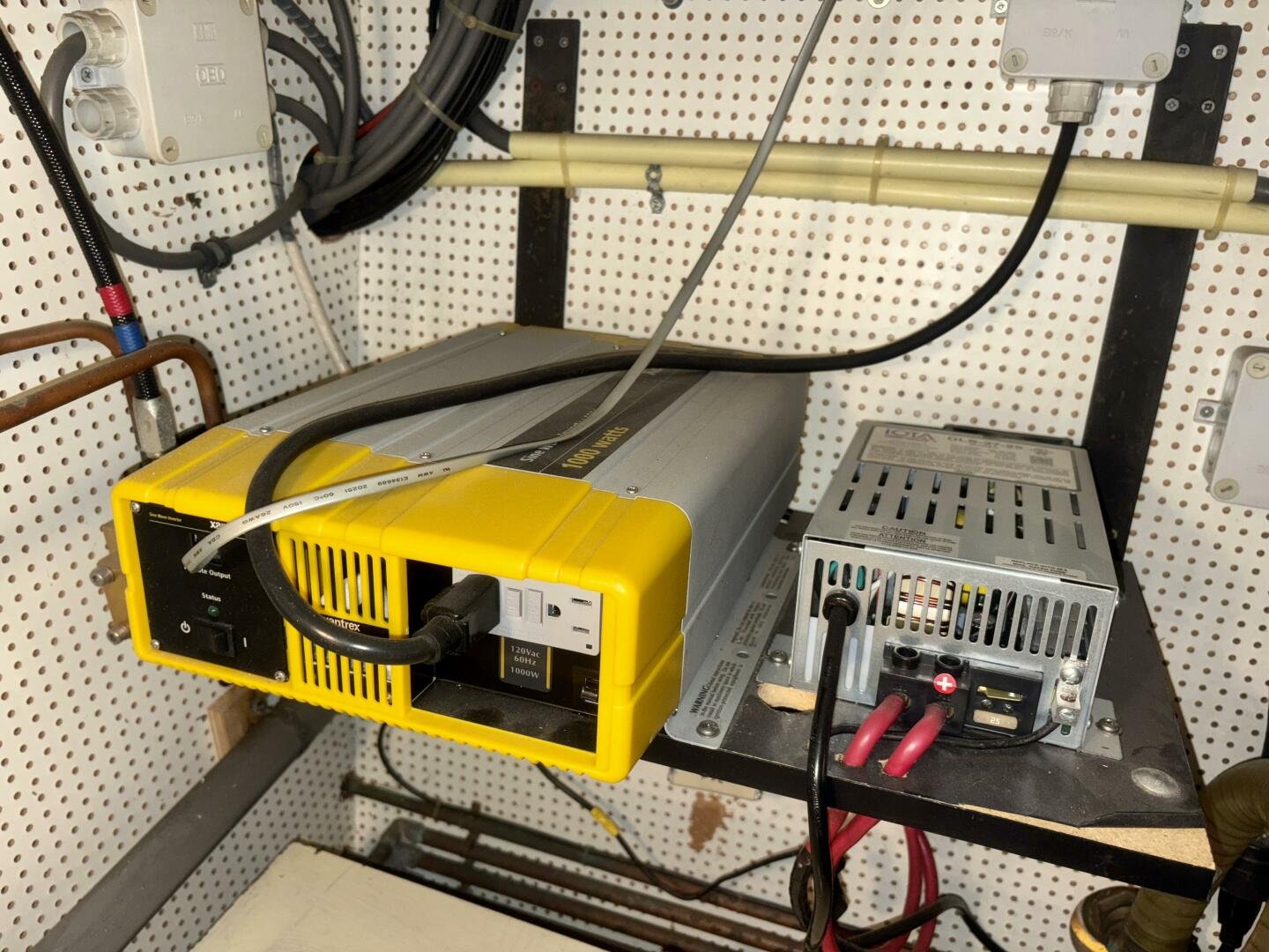 1990 Neptunus 145 Aft Cabin