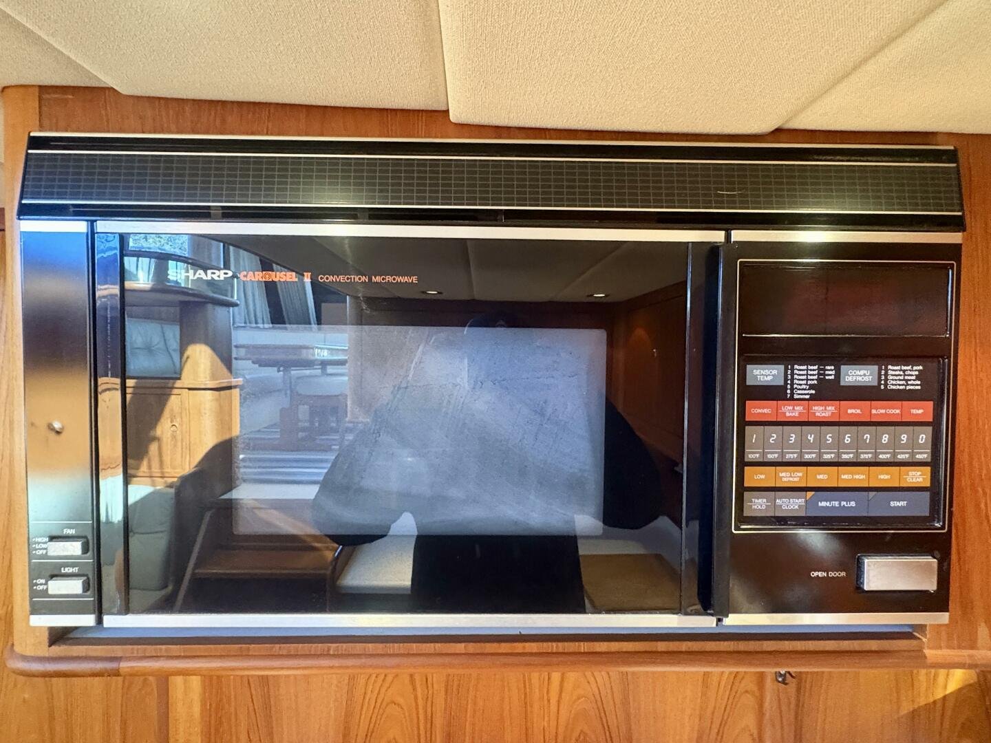 1990 Neptunus 145 Aft Cabin