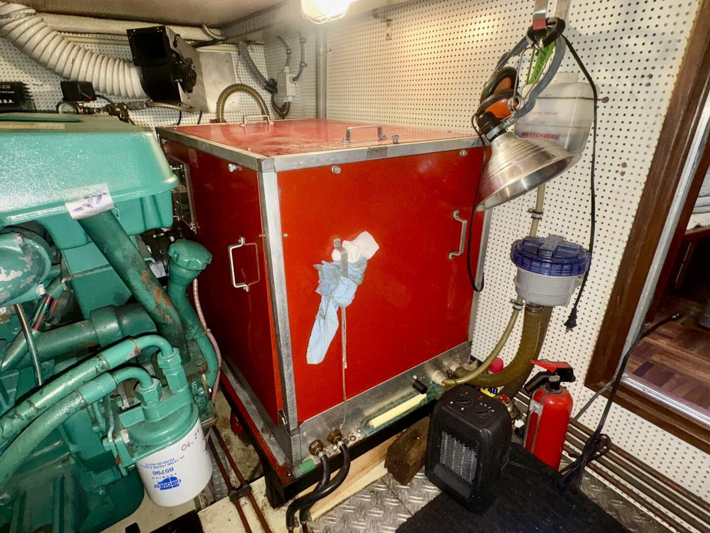 1990 Neptunus 145 Aft Cabin