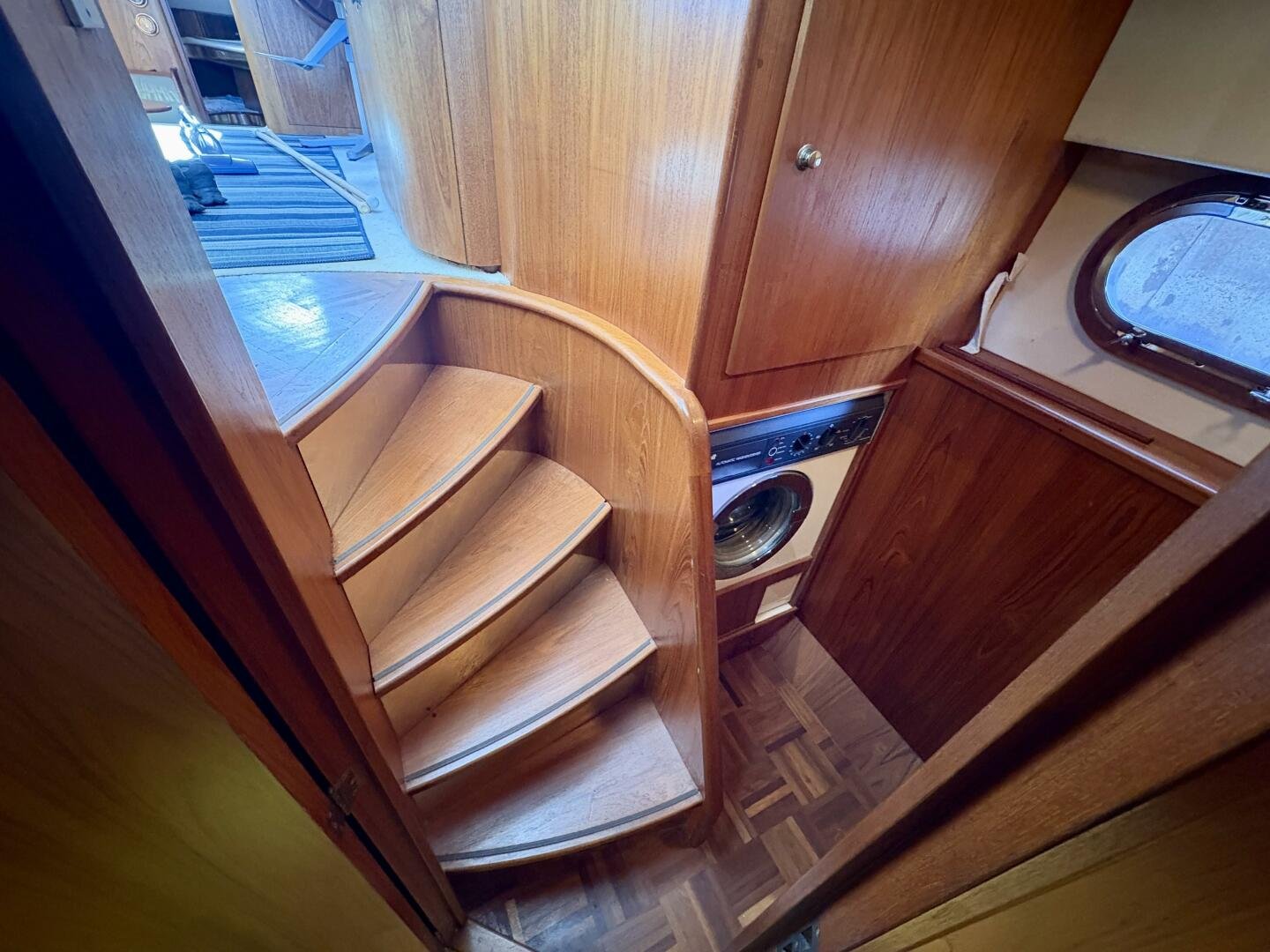 1990 Neptunus 145 Aft Cabin