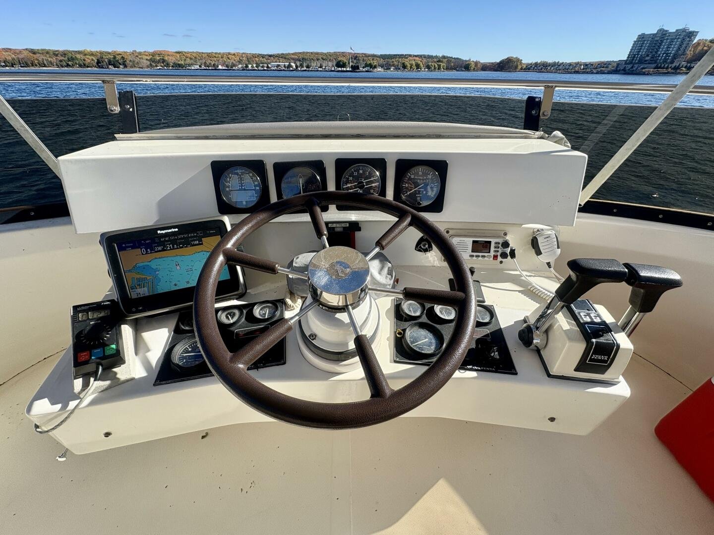 1990 Neptunus 145 Aft Cabin