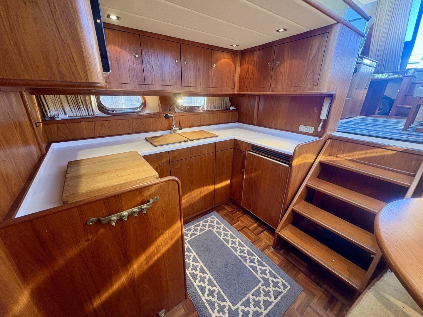 1990 Neptunus 145 Aft Cabin