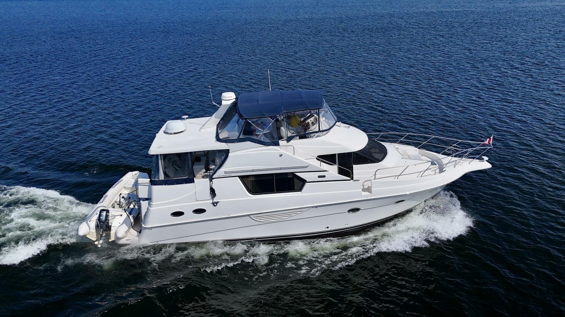 2003 Silverton 453 Motor Yacht