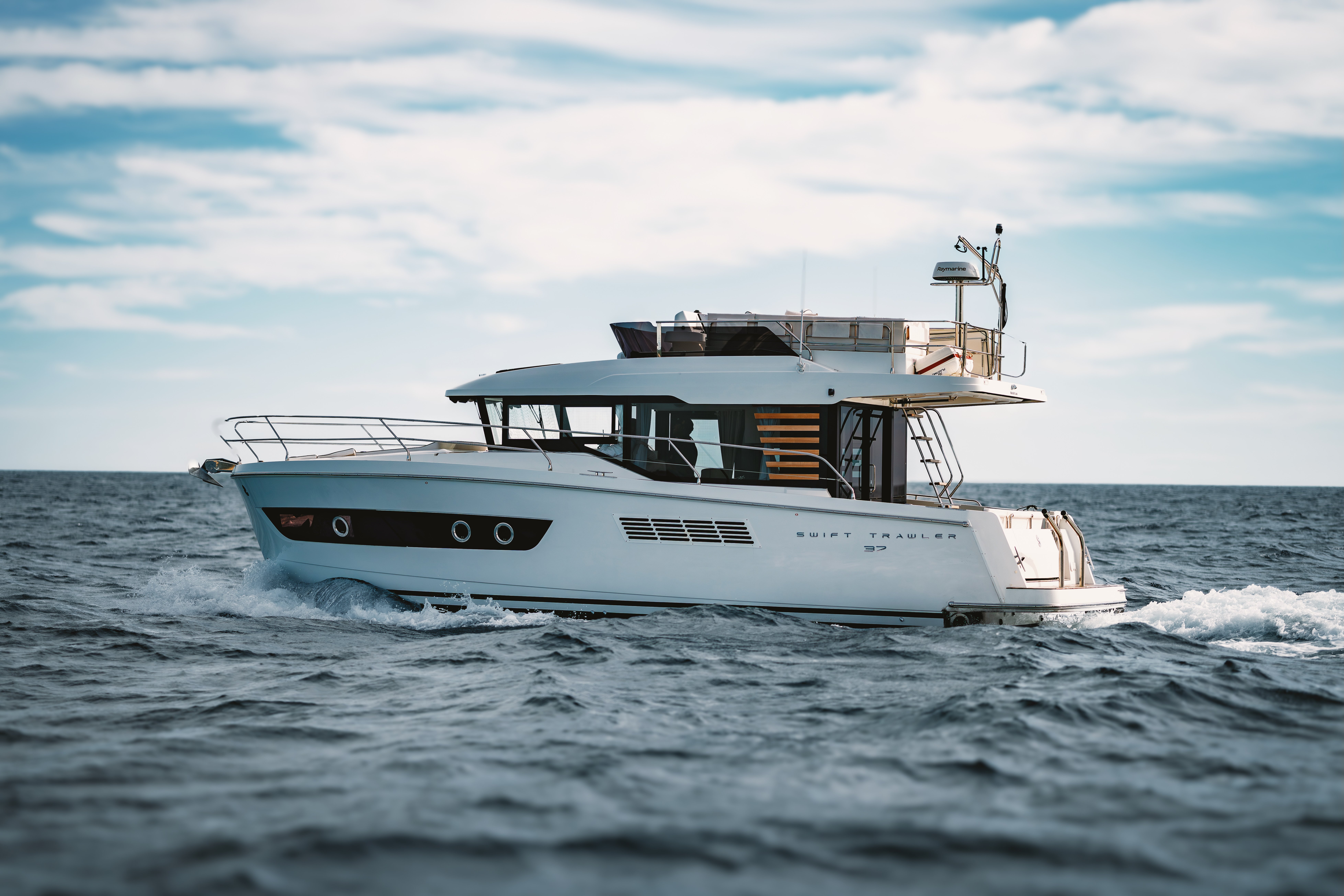 2026 Beneteau Swift Trawler 37 Fly