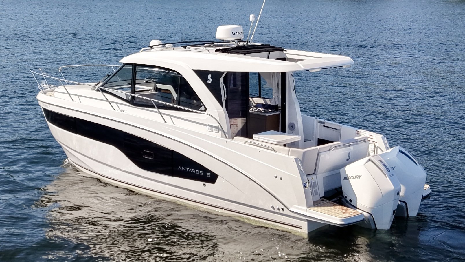 2027 Beneteau Antares 9