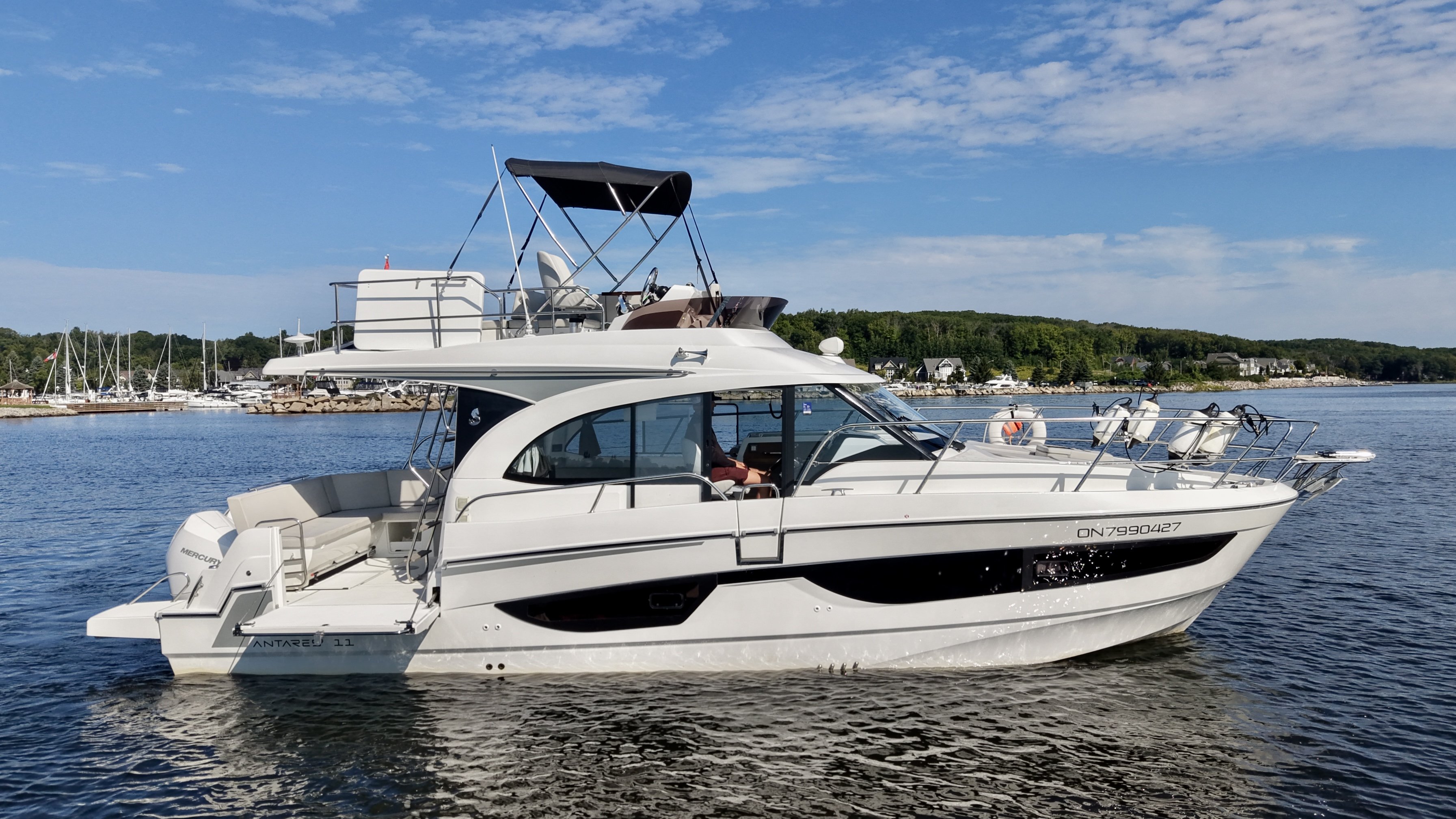 2022 Beneteau Antares 11 Fly